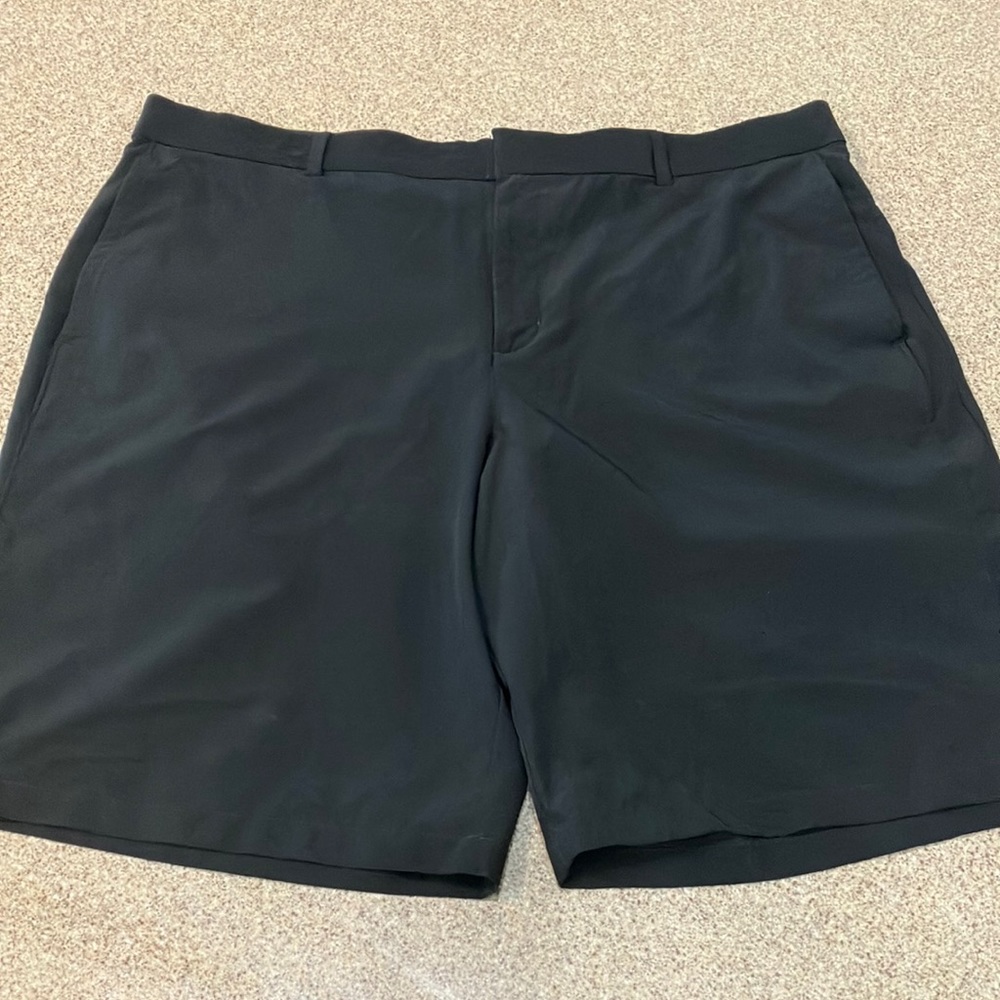 Mens Nike golf flex shorts, black, size 38, EUC
